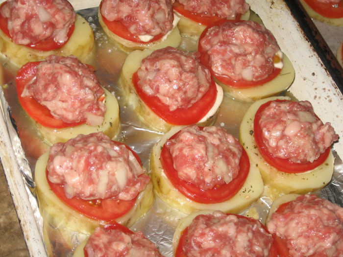 Картошка с помидорами и грибами в духовке рецепт пошагово Картошка с помидорами и грибами в духовке рецепт пошагово