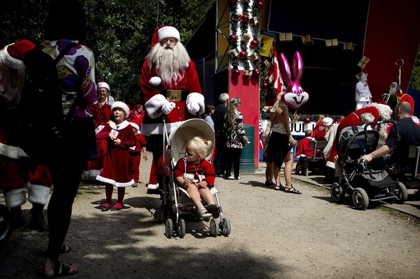 Всемирный конгресс Санта-Клауса (World Santa Claus Congress), в Баккен в Клампенборге, Копенгаген, 23 июля 2012 года