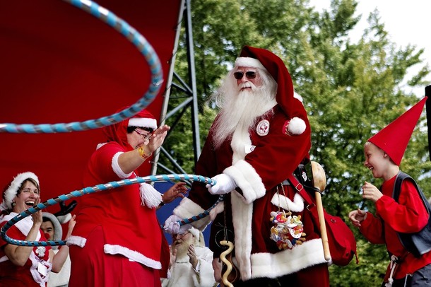 Всемирный конгресс Санта-Клауса (World Santa Claus Congress), в Баккен в Клампенборге, Копенгаген, 23 июля 2012 года