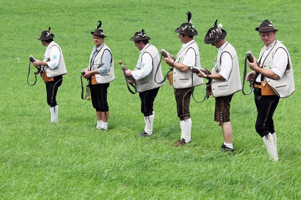 Германский праздник артиллеристов Боеллершутзенфест  (Boellerschuetzenfest), Чёнстет (Schonstett), 29 июля 2012 года