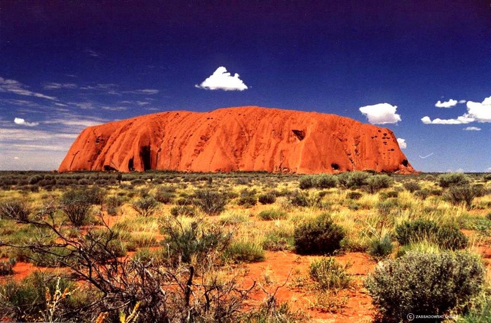 Лучшие достопримечательности Австралии - Красная скала Айерс Рок 3 (700x461, 132Kb)