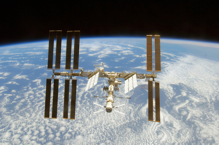 international-space-station1 (700x464, 137Kb)
