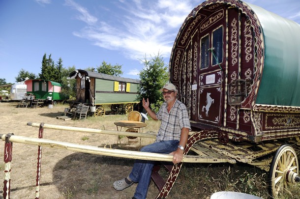 Музей 'Один век праздника прицепов' в Saint-Quentin-la-Poterie, Франция, 07 августа 2012 года