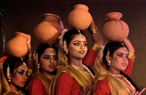 Джанмаштами фестиваль знаменующий рождение индуистского бога Кришны, Калькутта, Индия, 10 августа 2012 года.