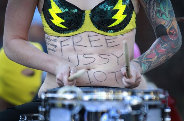 Митинг в поддержку Pussy Riot в Сиднее, Австралия, 17 августа 2012 года/2270477_1553 (610x400, 60Kb)