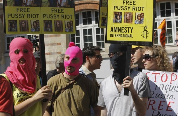 Митинг в поддержку Pussy Riot в Париже, 17 августа 2012 года
