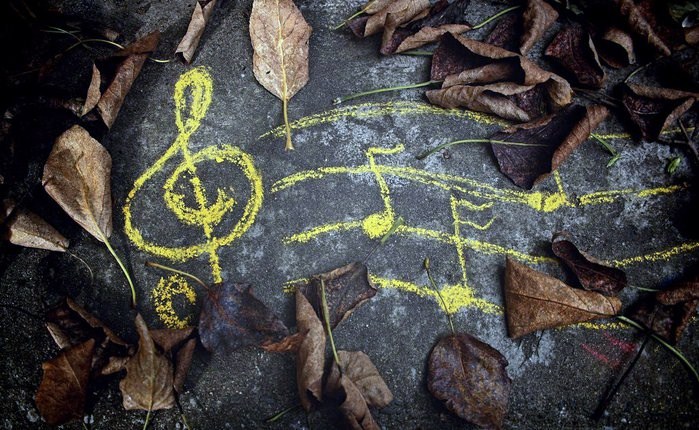 49806762_Autumn_music_by_Eredel (699x430, 129Kb)