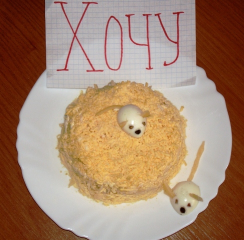 Салат курица ананасы сыр яйца