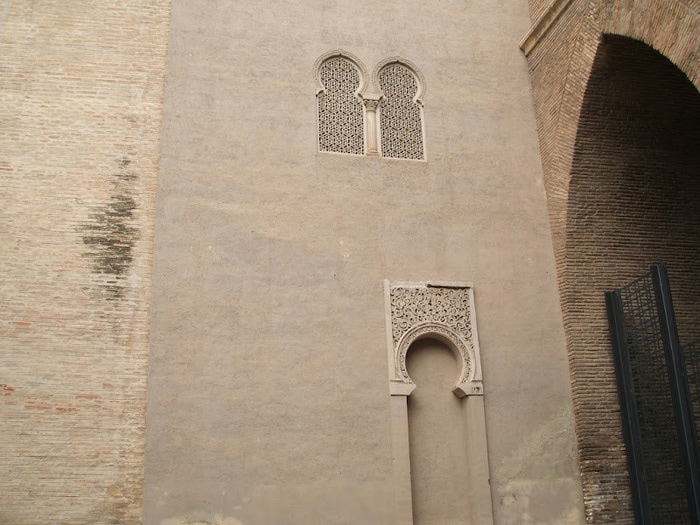 Замок Альхаферия (Castillo de Aljaferia) - жемчужинa испанского исламского наследия 19128