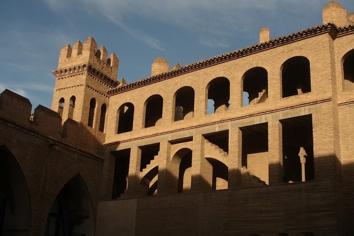 Замок Альхаферия (Castillo de Aljaferia) - жемчужинa испанского исламского наследия 75929