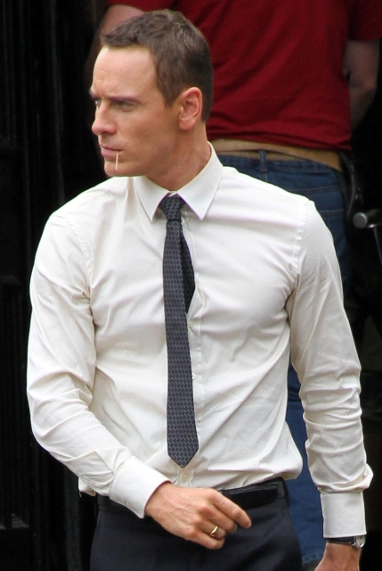michael%20fassbender%2017sept12%2004 (429x640, 179Kb)