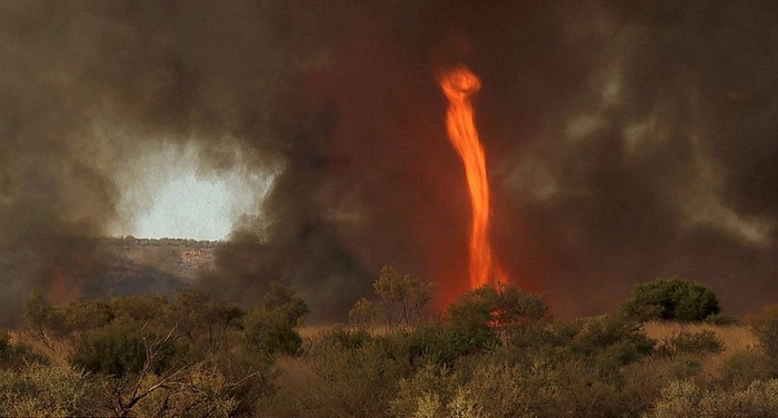 Fire Tornado Огненный торнадо в Австралии. Фотографии, видео