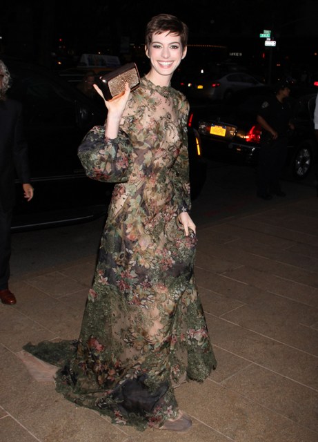 anne%20hathaway%2021sept12%2003 (461x640, 72Kb)