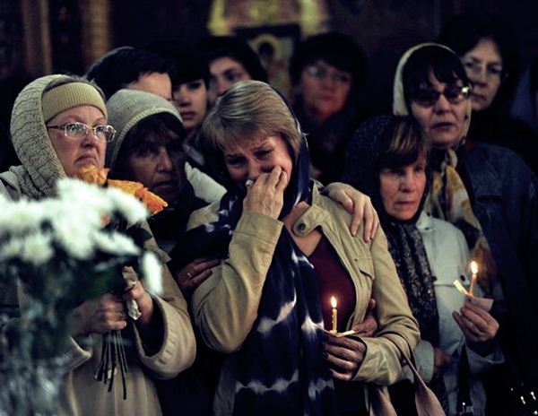 Похороны детей, погибших в ДТП на Минской улице Фотография2 (600x464, 47Kb)
