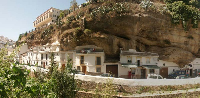 Setenil-de-las-Bodegas-2 (700x343, 102Kb)