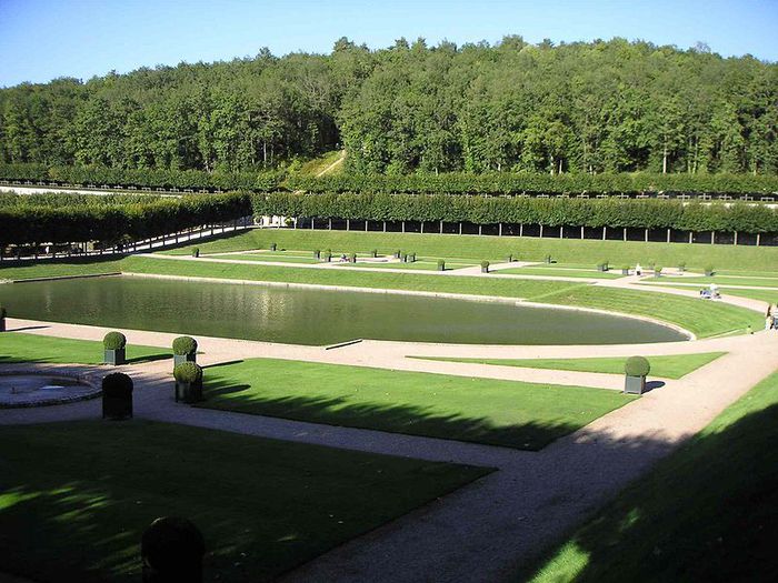 800px-Château_de_Villandry_jardin_d'eau (700x525, 87Kb)