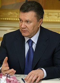 250px-Viktor_Yanukovych_27_April_2010-1 (250x345, 15Kb)