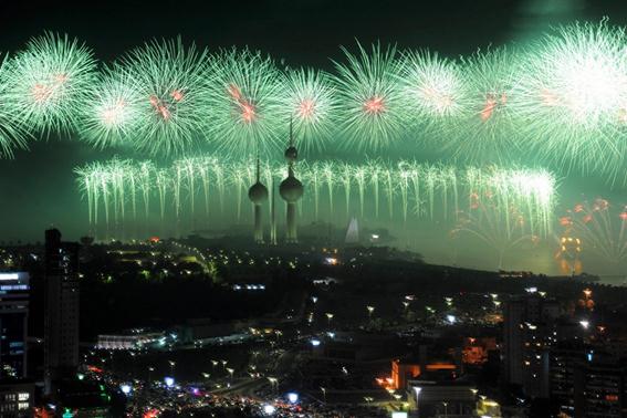 Фотографии. Самый большой в мире праздничный салют в Кувейте попал в Книгу рекордов Гиннесса