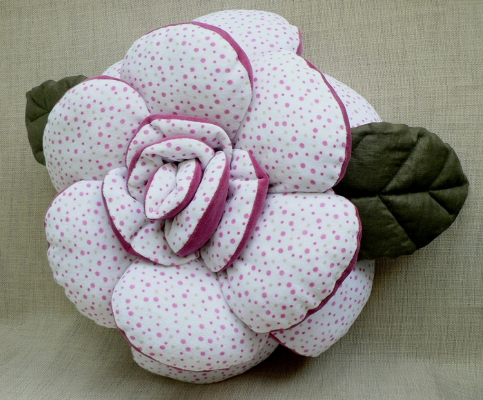 pillow_rose_2sides_2fabrics_01 (700x580, 336Kb)