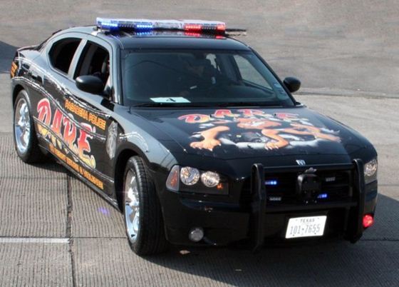 police car 19 (560x402, 42Kb)