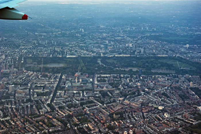 hyde-park-london-aerial-from-airplane-window (700x468, 124Kb)
