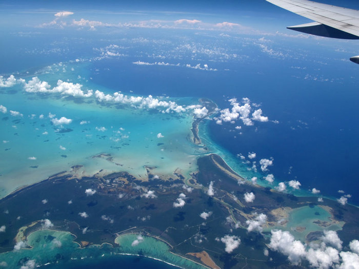 view-of-caribbean-from-airplane-window-aerial-barbados (700x525, 85Kb)