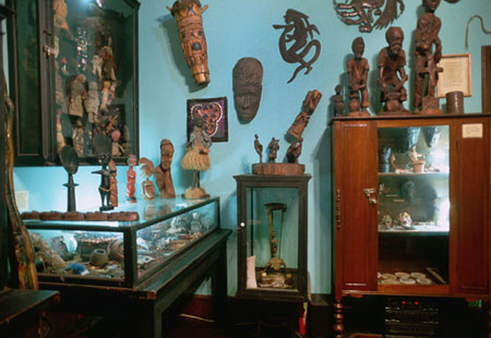 New Orleans Historic Voodoo Museum (700x482, 115Kb)