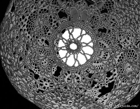 vilman-on-flickr-lit-up-round-crochet-doily-shade (486x379, 172Kb)
