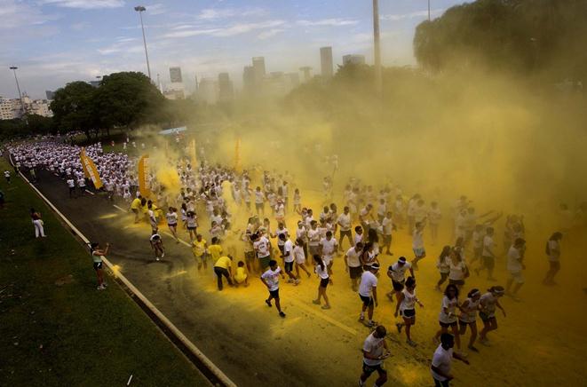 «Цветной пробег» в Рио-де-Жанейро (фото)