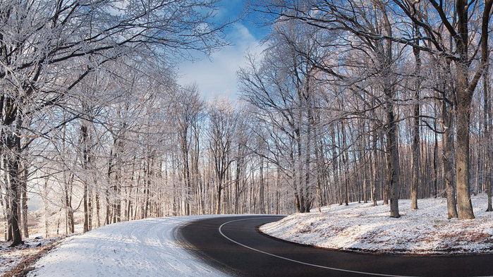 winter_road_wp_by_realitydream-d4mboou (700x393, 124Kb)