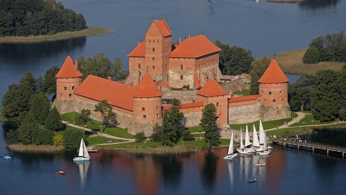 things_to_see_in_lithuania_trakai_castle (700x393, 218Kb)