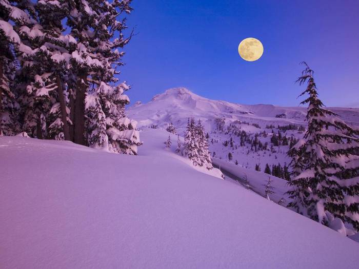 Moon_Over_Mount_Hood_at_Dawn_Oregon_1152x864 (700x525, 44Kb)