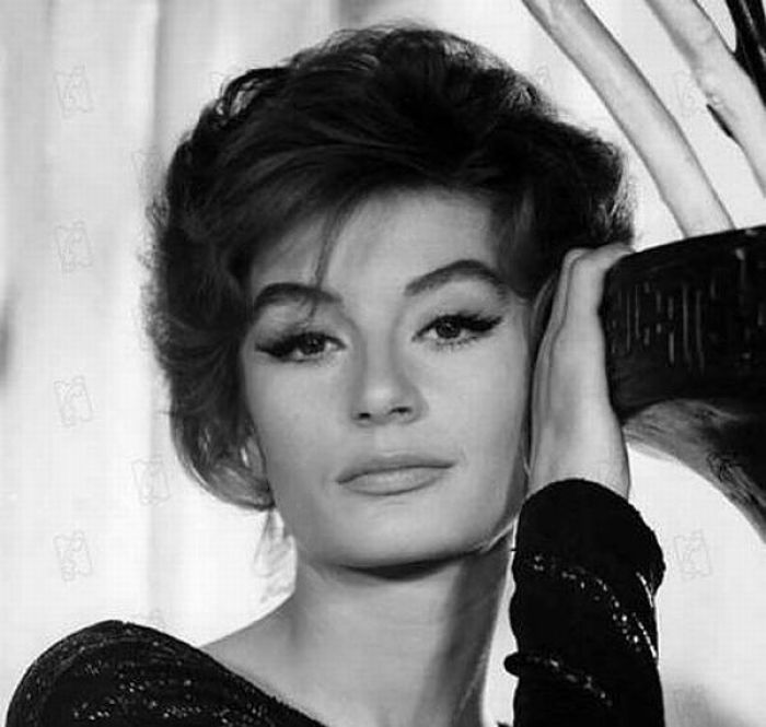 3-  (Anouk Aimée),   1947 .,  100   .     (700x665, 49Kb)