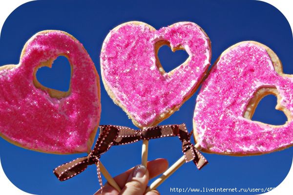Valentine-Lollipop-Cookies-in-Pink-A-heart-within-a-heart (600x399, 155Kb)