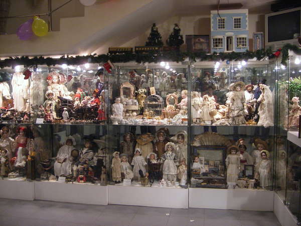 Музей уникальных кукол2 (600x450, 96Kb)
