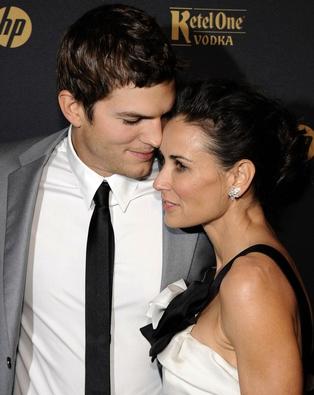 4045361_demi_moore_ashton_kutcher21 (314x395, 18Kb)