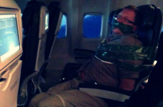 Российский самолет сел в Ташкенте из-за пьяного пассажира