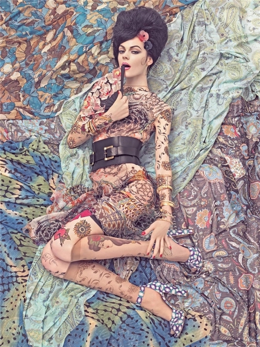 25960e9344f592e98072ef352700cf41_08_02_2009_0612360001234108510_steven_meisel (524x700, 379Kb)