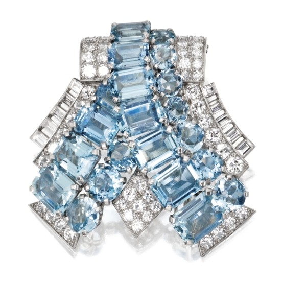 4463379_PLATINUM_AQUAMARINE_AND_DIAMOND_CLIPBROOCH_CARTIER_CIRCA_1935 (554x554, 149Kb)
