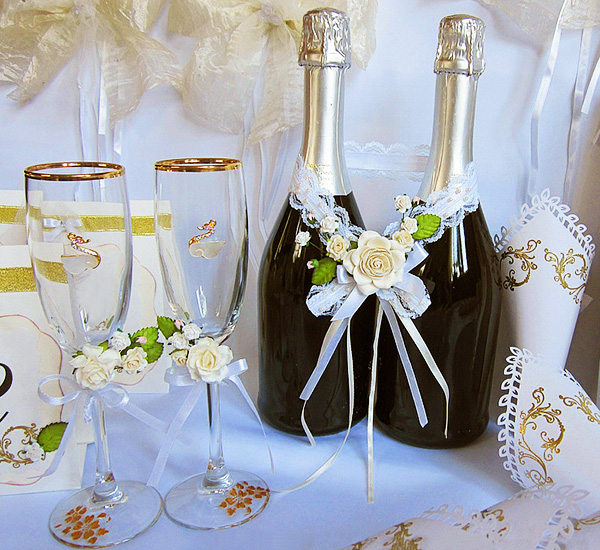 Свадебные украшения на бутылки и фужеры