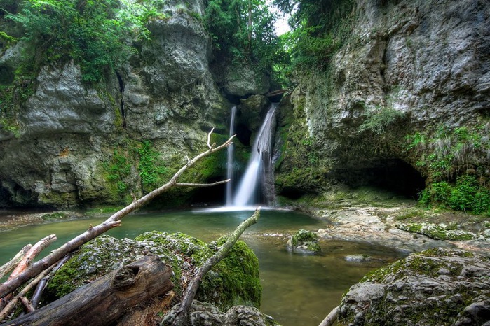 Водопад La Tine de Conflens, Швейцария 33564