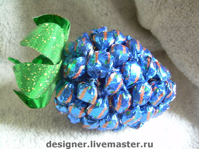 Калина из конфет DIY МК Поделки из конфет Цветы из бумаги Композиции из конфет мастер класс