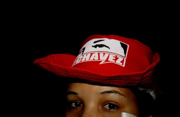 Патриотические головные уборы в честь Уго Чавеса. Фотографии