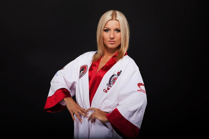 Далат поэтому зотов чемпион по тайскому боксу дежурную
