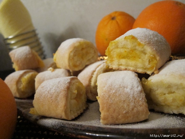 Песочное печенье с апельсиновой начинкой.