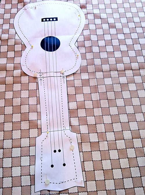мастер-класс гитара игрушка подушка (4) (500x671, 100Kb)