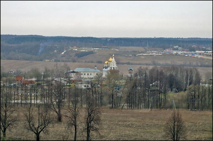 Вид на Лужецкий монастырь с колокольни Никольского собора/3673959_16 (700x464, 86Kb)