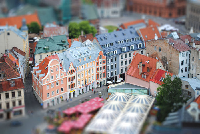 riga___tiltshift_by_lukaszczun-d5cxuqw (700x469, 98Kb)