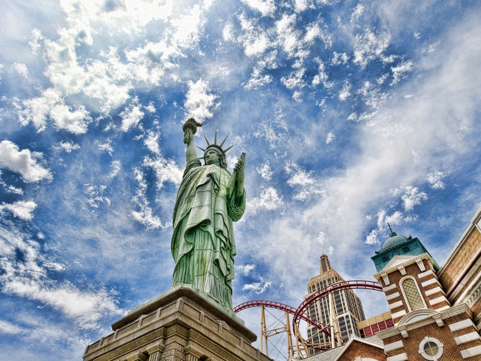 Cities_Statue_of_liberty_016937_1 (700x525, 227Kb)