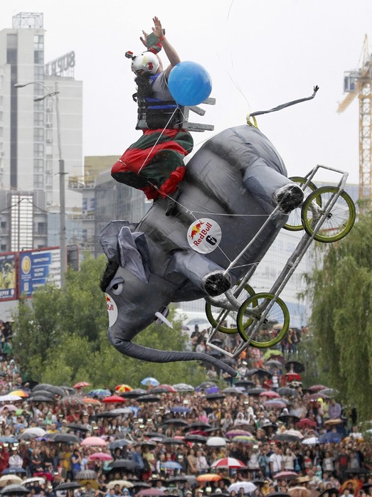 Red Bull Flugtag Украина. Полеты на самых нелепых предметах. Фотографии